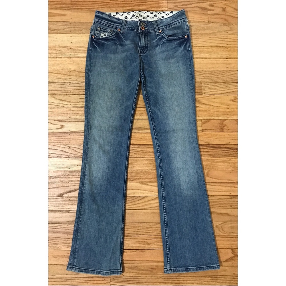 🚨Miss Me Embroidered Jeans—WORN ONCE
